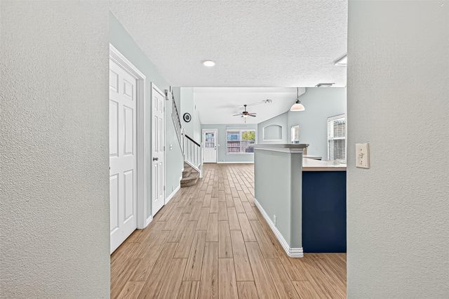 4730 Pin Oak Creek Lane, Houston, TX 77345