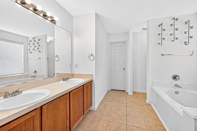 4730 Pin Oak Creek Lane, Houston, TX 77345
