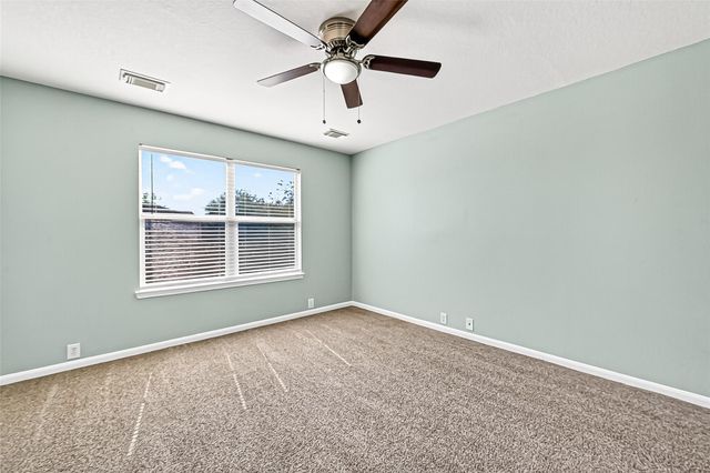 4730 Pin Oak Creek Lane, Houston, TX 77345