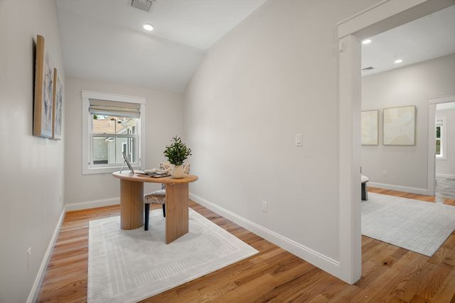 17 Vernon St 17, Newton, MA 02458
