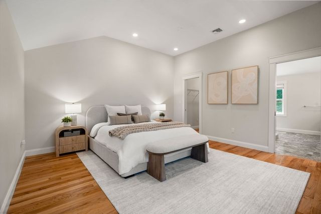 17 Vernon St 17, Newton, MA 02458