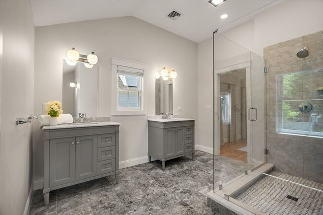 17 Vernon St 17, Newton, MA 02458
