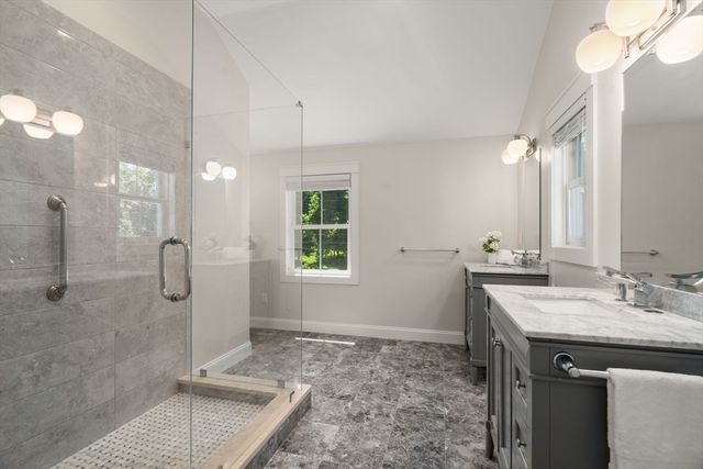 17 Vernon St 17, Newton, MA 02458