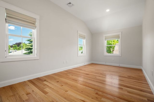 17 Vernon St 17, Newton, MA 02458