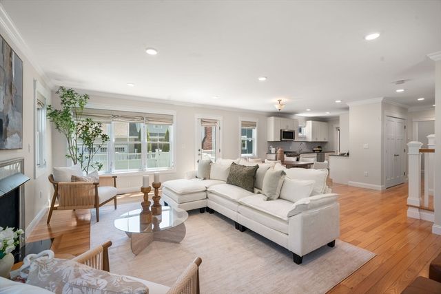 17 Vernon St 17, Newton, MA 02458