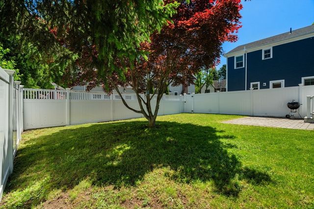 17 Vernon St 17, Newton, MA 02458