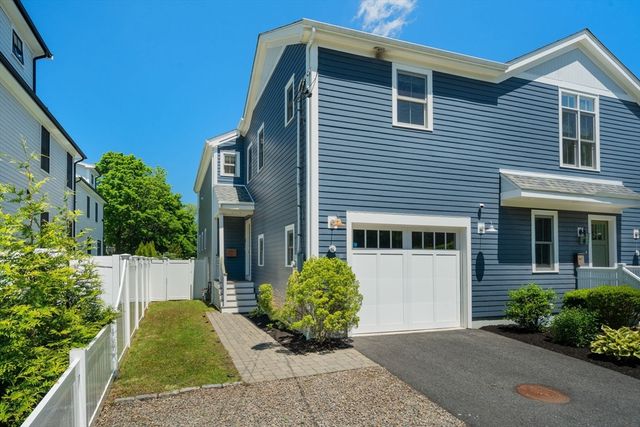 17 Vernon St 17, Newton, MA 02458