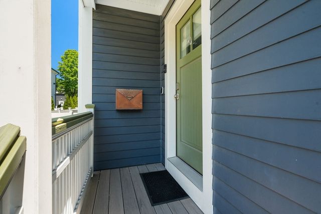 17 Vernon St 17, Newton, MA 02458