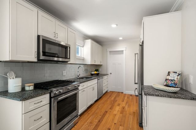 17 Vernon St 17, Newton, MA 02458