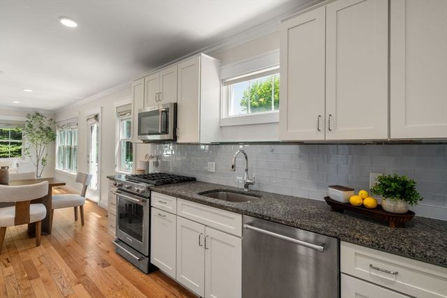 17 Vernon St 17, Newton, MA 02458