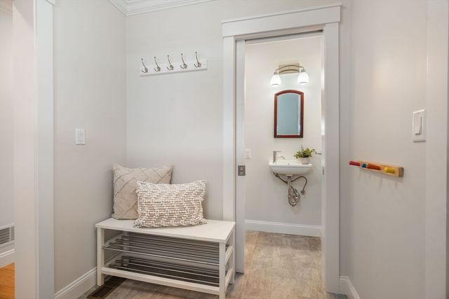 17 Vernon St 17, Newton, MA 02458