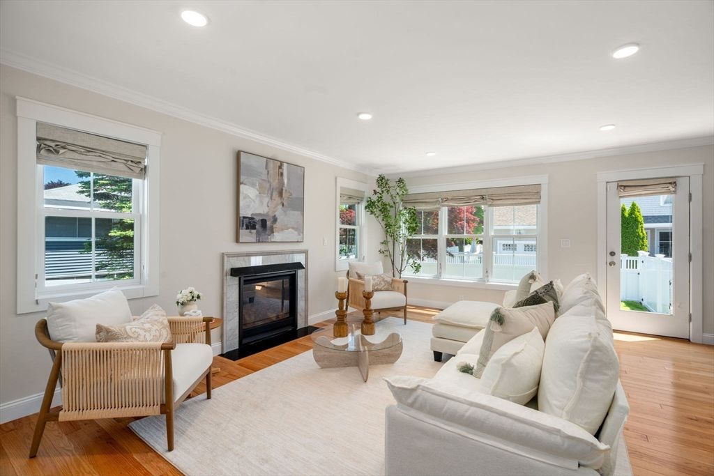 17 Vernon St 17, Newton, MA 02458