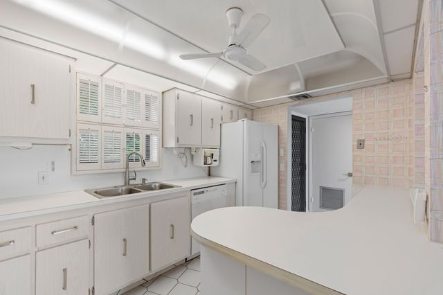 2424 N Federal Highway 305, Boynton Beach, FL 33435