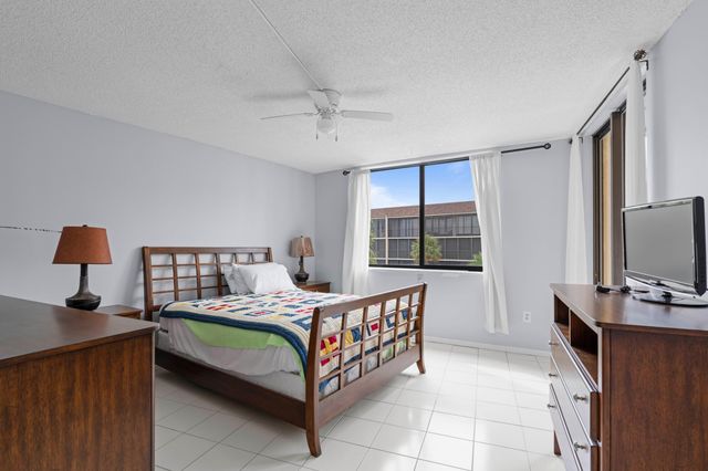 2424 N Federal Highway 305, Boynton Beach, FL 33435