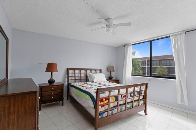 2424 N Federal Highway 305, Boynton Beach, FL 33435