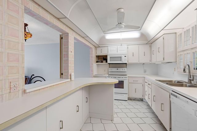 2424 N Federal Highway 305, Boynton Beach, FL 33435