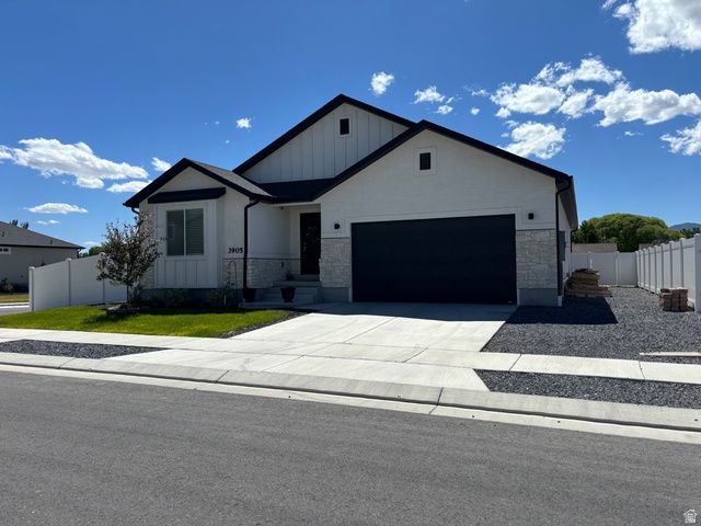 3905 N CHAPMAN DR, Eagle Mountain, UT 84005