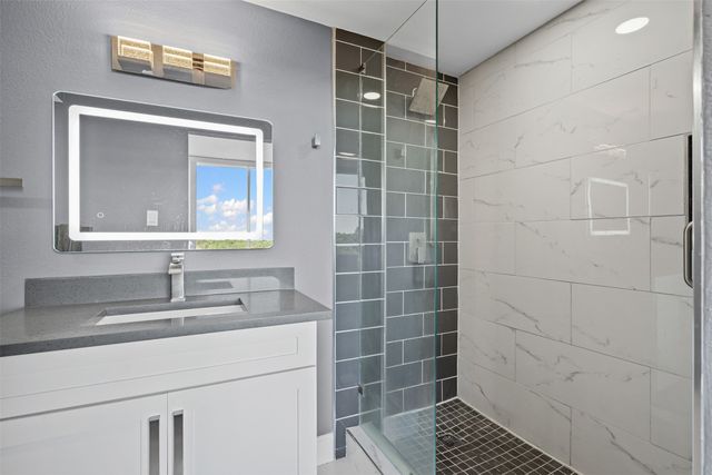 6211 W Northwest Highway 500, Dallas, TX 75225