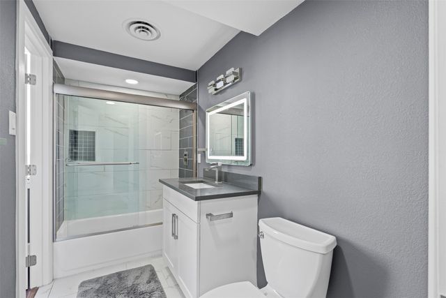 6211 W Northwest Highway 500, Dallas, TX 75225