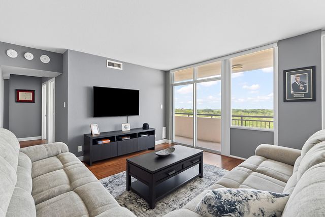 6211 W Northwest Highway 500, Dallas, TX 75225