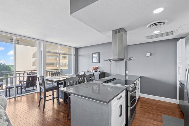 6211 W Northwest Highway 500, Dallas, TX 75225