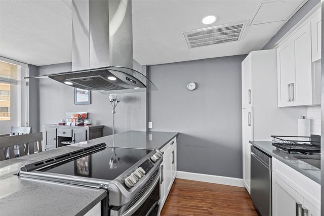 6211 W Northwest Highway 500, Dallas, TX 75225