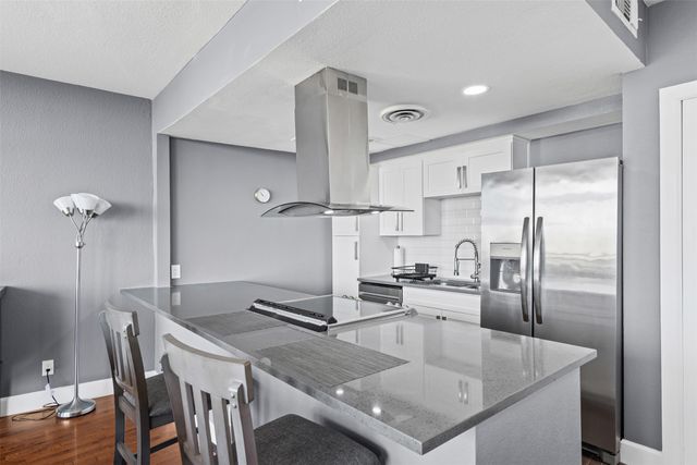 6211 W Northwest Highway 500, Dallas, TX 75225