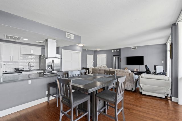 6211 W Northwest Highway 500, Dallas, TX 75225