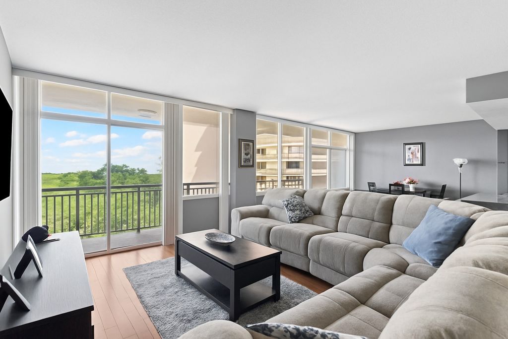 6211 W Northwest Highway 500, Dallas, TX 75225