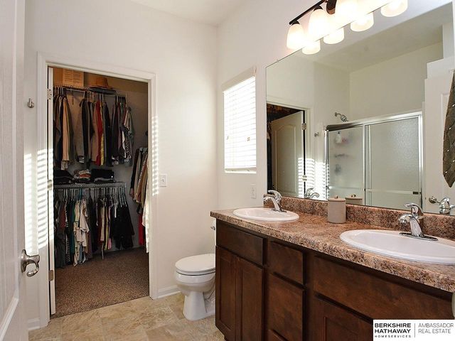 19105 Greenleaf Street, Omaha, NE 68136