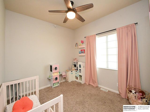 19105 Greenleaf Street, Omaha, NE 68136