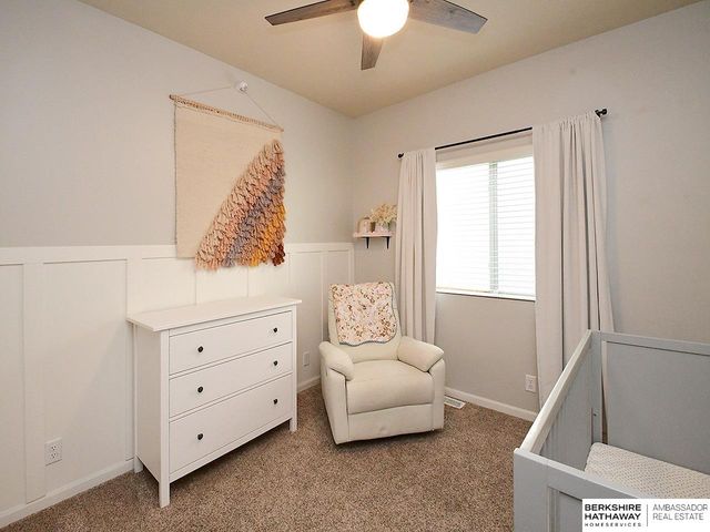 19105 Greenleaf Street, Omaha, NE 68136