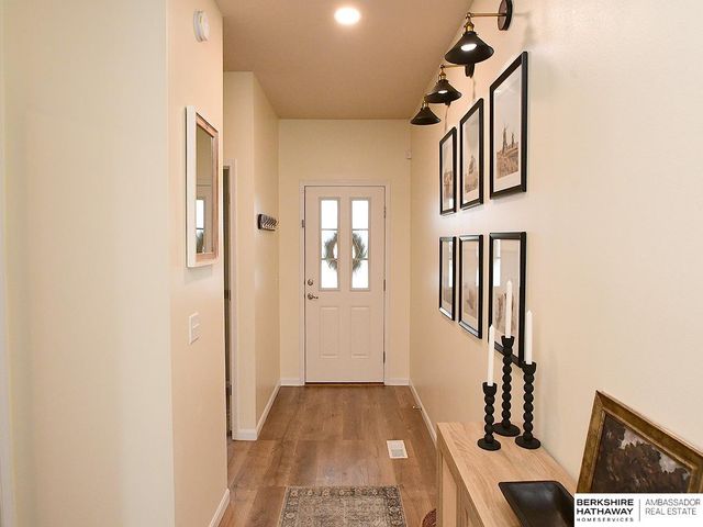 19105 Greenleaf Street, Omaha, NE 68136