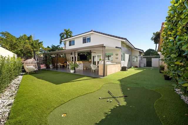 18146 NW 61st Pl, Hialeah, FL 33015