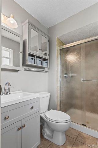 6540 Towne Woods Drive, Oakville, MO 63129