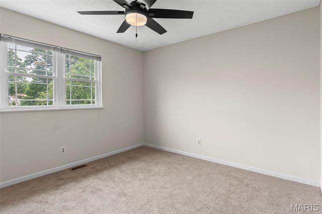 6540 Towne Woods Drive, Oakville, MO 63129