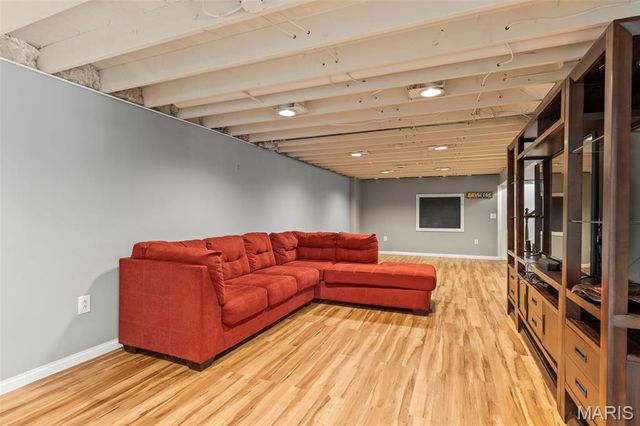 6540 Towne Woods Drive, Oakville, MO 63129