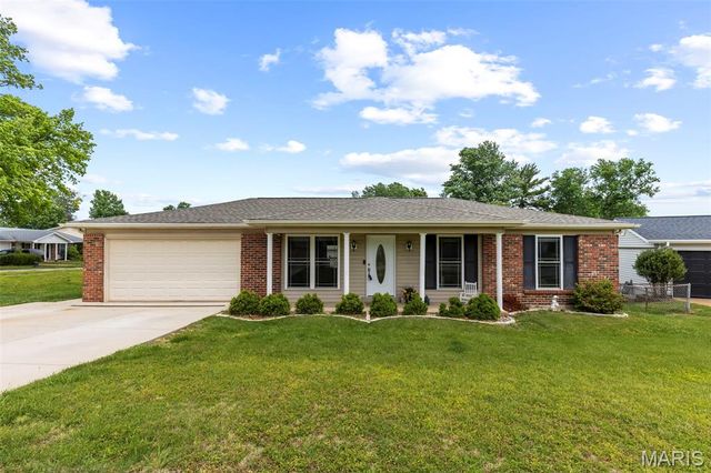 6540 Towne Woods Drive, Oakville, MO 63129