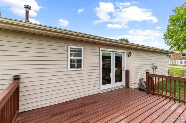 6540 Towne Woods Drive, Oakville, MO 63129