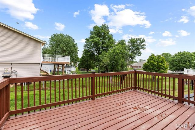 6540 Towne Woods Drive, Oakville, MO 63129