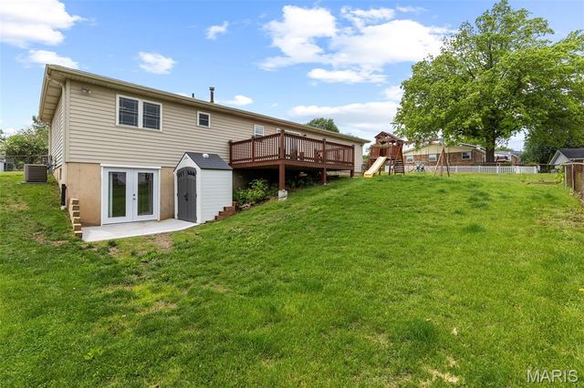 6540 Towne Woods Drive, Oakville, MO 63129