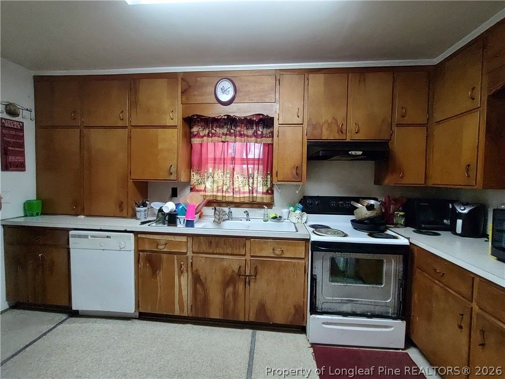406 Courtland Drive, Sanford, NC 27330 — photo 16