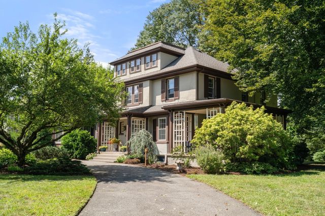 611 East Street, Walpole, MA 02081
