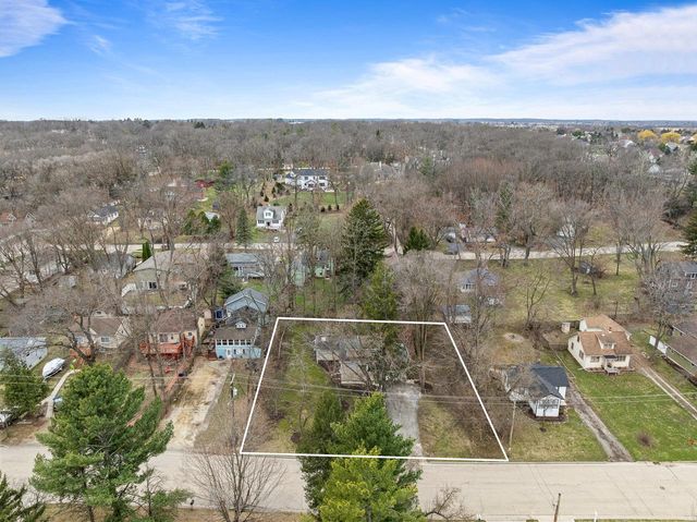 76 Orchard STREET, Williams Bay, WI 53191
