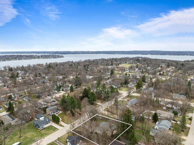76 Orchard STREET, Williams Bay, WI 53191