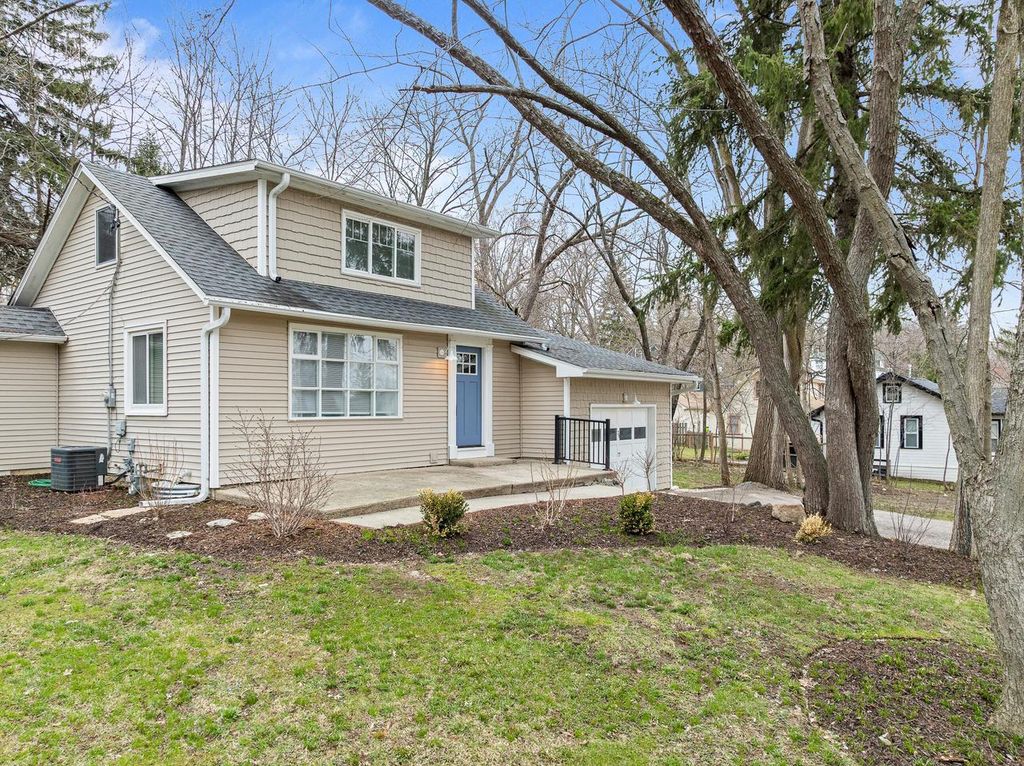 76 Orchard STREET, Williams Bay, WI 53191