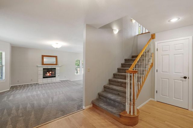 11530 Oak Hill Dr, Oakdale, CA 95361