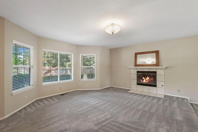 11530 Oak Hill Dr, Oakdale, CA 95361