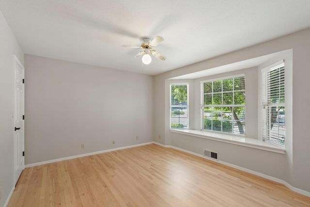 11530 Oak Hill Dr, Oakdale, CA 95361