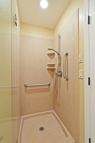 11530 Oak Hill Dr, Oakdale, CA 95361